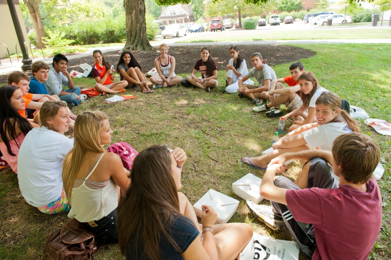 2012 Freshman Orientation, campus tour, student life. Outdoors, group activity
